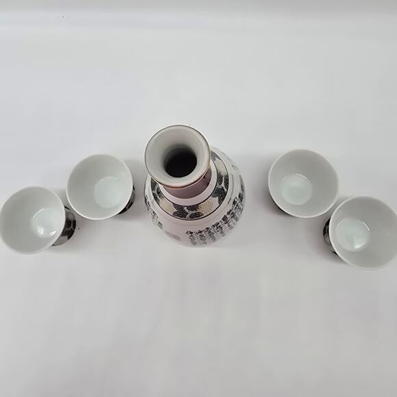 Vintage MCI Sake Set Ceremonial Decanter and 5 cups Japan White Red Black - Picture 4 of 6
